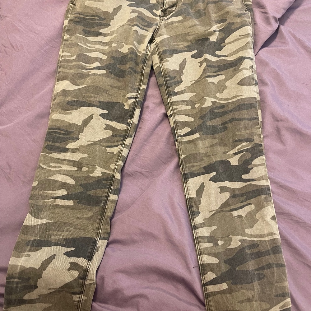 Camo Express skinny legging size 8